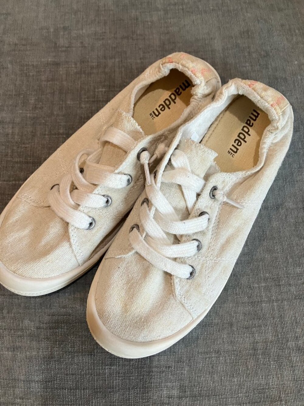 Madden NYC Brennen Womens 7 Cream Canvas Sneakers Lace Up Coastal Boho Shoes
